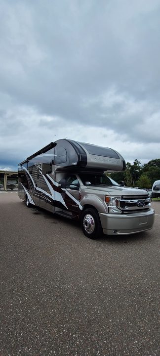 The 2022 Thor Magnitude BT36 on the road